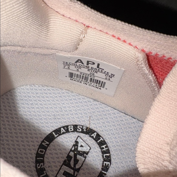 New with defects - APL techloom Breeze - size 7.5 - Picture 5 of 7